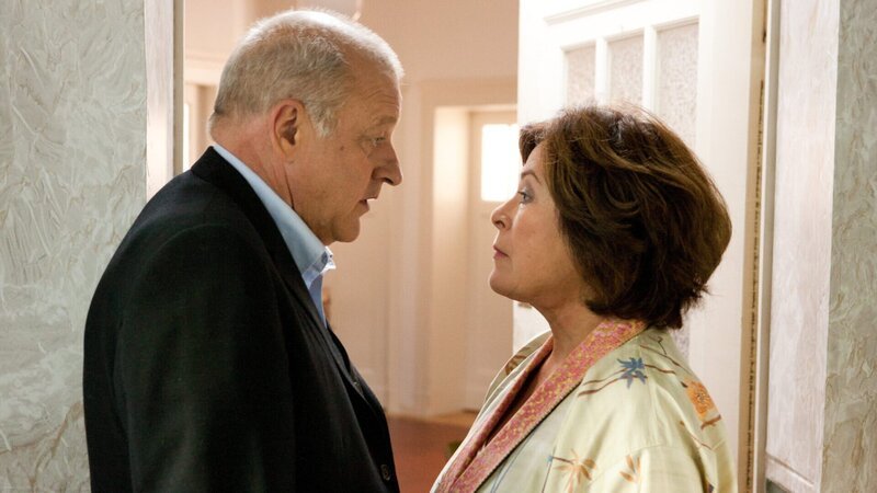 Kommissarin Springer (Rita Russek) muss ein ernstes Wörtchen mit ihrem „Freund“ Wilsberg (Leonard Lansink) sprechen. Ob es etwas nützt? – Bild: ZDF und Thomas Kost