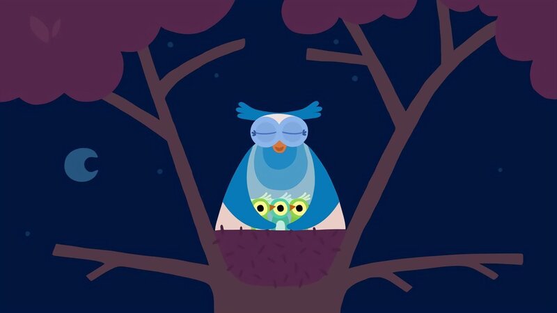 Mutter Eule umarmt ihre Kinder. – Bild: KiKA/​ SWR/​ Julia Ocker /​ Studio Film Bilder