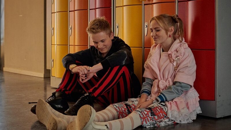 Folge 1048 2 – Bild: mdr/​Saxonia Media/​Adrian GroÃŸ -Honorarfreie Verwendung gemÃ¤ÃŸ AGB im redaktionellen Zusammenhang mit genannter Sendung bei Nennung „Bild: mdr/​Saxonia Media/​Adrian GroÃŸ“. Andere Verwendung nur nach Absprache: bildredaktion@kika.de/​KiKA