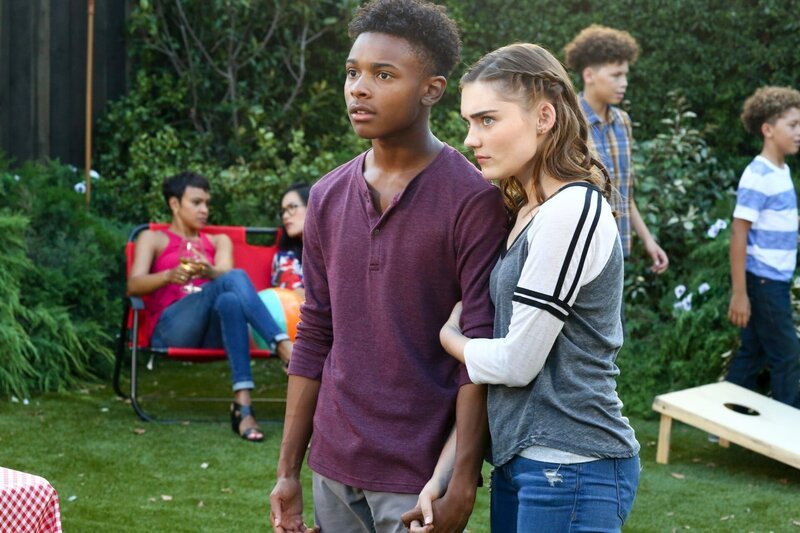 Amarr M. Wooten (Eyo), Meg Donnelly (Taylor Otto). – Bild: ORF/​Disney/​ABC/​Michael Ansell