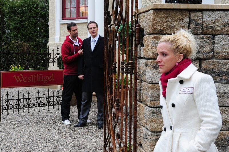 (v.l.n.r.) Nils (Florian Stadler); Xaver (Jan van Weyde); Tanja (Judith Hildebrandt) – Bild: ARD /​ Ann Paur