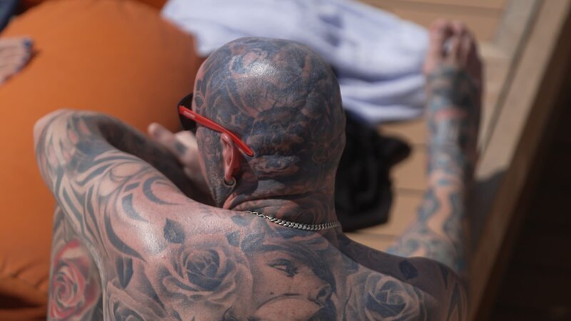 Tattoo-Fan an Bord – Bild: SPIEGEL TV GmbH
