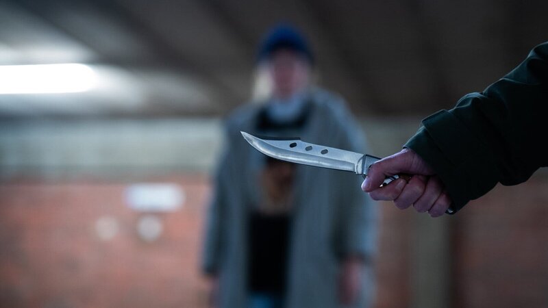 Tatwaffe Messer – schwerste Verletzungen bis hin zum Tod sind häufig die Folge. – Bild: Honorarfrei – nur für diese Sendung inkl. SocialMedia bei Nennung ZDF und Tobias Schütz.