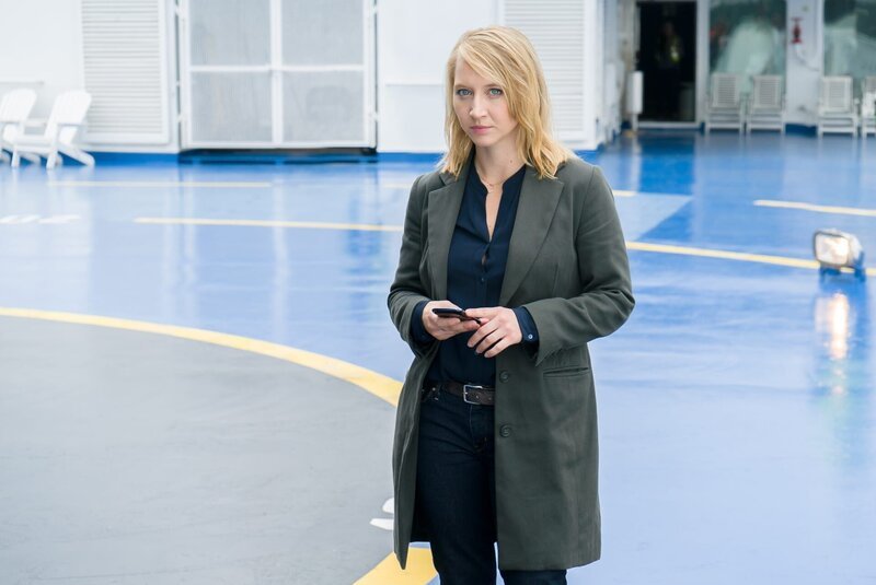 Nora Weiss (Anna Maria Mühe). – Bild: Simon Vogler /​ ZDF