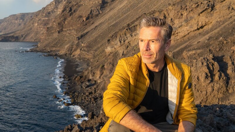 Inseln waren schon immer Sehnsuchtsorte, aber auch Inspirationsquellen für Kunst und Mythologie. So sind das Labyrinth des Minotaurus, König Artus’ Avalon und Robinson Crusoe ohne Inseln undenkbar, ebenso Filme wie Jurassic Park oder King Kong. – Bild: ZDF