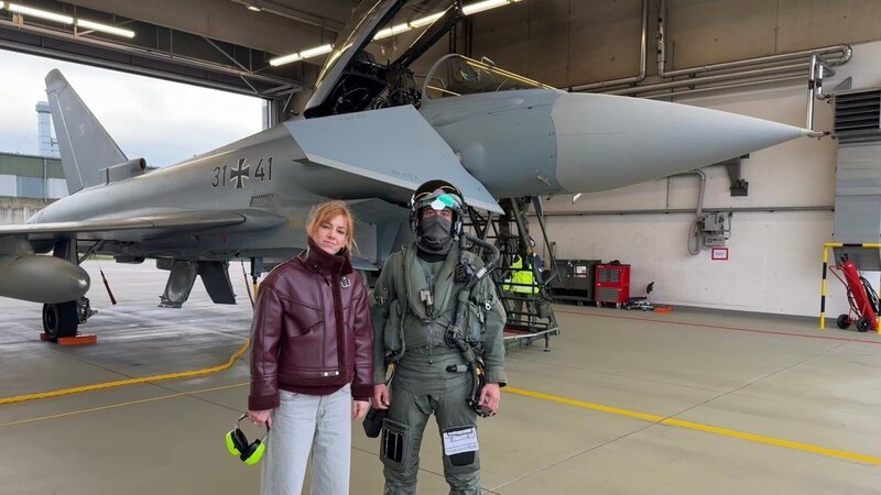 Eva Schulz fragt bei der Luftwaffe nach, wie kriegstauglich die Bundeswehr wirklich ist. Das Taktische Luftwaffengeschwader 31 „Boelcke“ ist einer der vier Eurofighter-Standorte in Deutschland. – Bild: ZDF