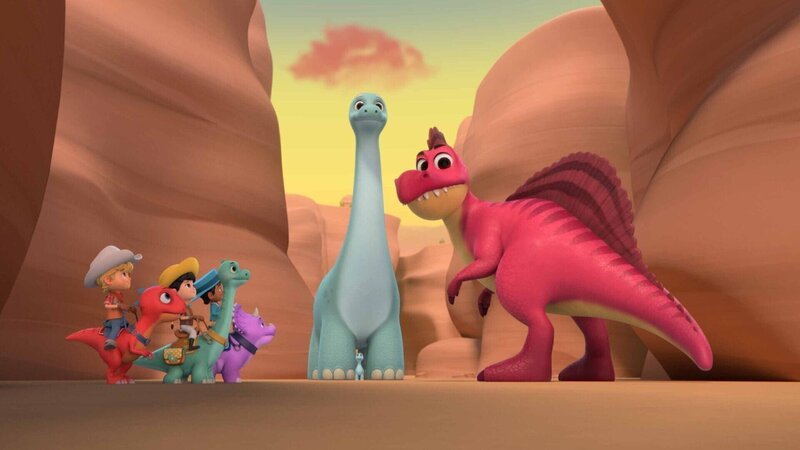 Heute sehen die Dino Ranchers etwas ganz Besonderes: Eine Herde Brontos, angeführt von der alten Betty. Die Rancher dürfen nicht zu nah ran, sonst könnte sich die Herde erschrecken und zerstreuen. Doch Min hört nicht auf die Warnung … – Bild: Boat Rocker Rights.