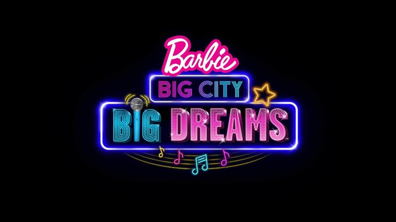 In diesem neuen Musical-Special kehrt Barbie Roberts den vertrauten Stränden von Malibu den Rücken und stürzt sich in ein neues aufregendes Leben in New York! Um ihren Traum vom Rampenlicht zu erfüllen, schreibt sie sich dort für das prestigeträchtige Sommer-Programm der Handler School of Arts ein. Gleich bei ihrer Ankunft trifft sie auf eine Mitstudentin namens – Barbie! Doch die beiden Mädchen haben mehr als nur ihren Namen gemeinsam … – Bild: Mattel