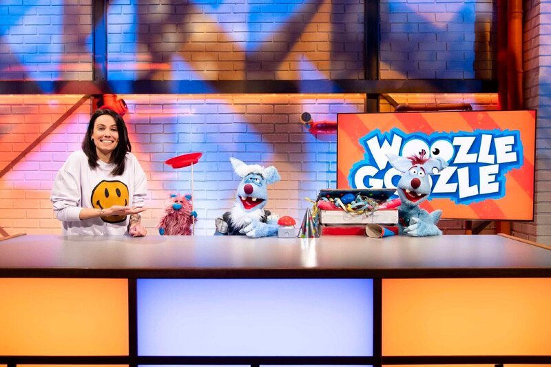 Die Stadt Woozlingen nimmt an einem Wettbewerb teil, bei dem die neuen sieben Weltwunder bestimmt werden sollen. Woozles Opa ist extra mit seinem Meerwoozchen angereist, um die Feier zu planen. – Bild: SUPER RTL/​Annette Etges /​ Die sieben Weltwunder