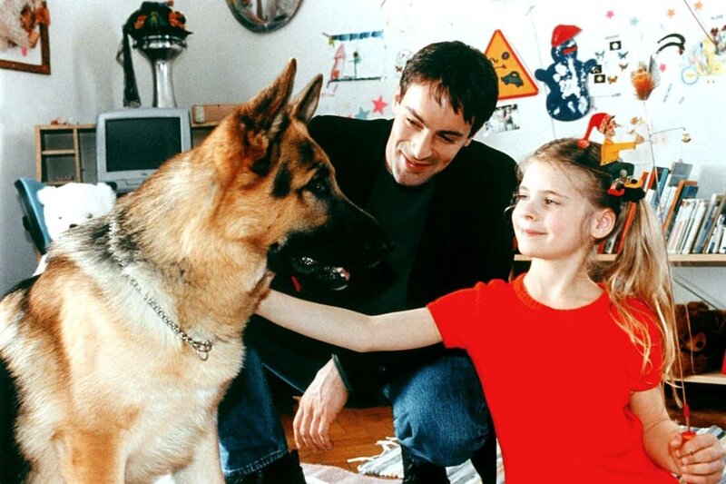 Im Bild: Alina Bimashofer/​Gedeon Burkhard/​Szene: – Bild: ORF