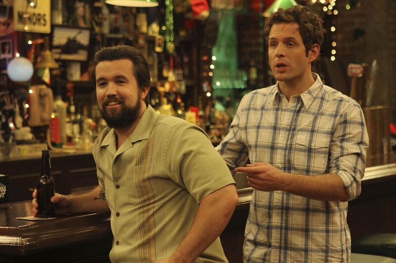 Mac (Rob McElhenney, l.); Dennis Reynolds (Glenn Howerton, r.) – Bild: Bluebush Productions, LLC