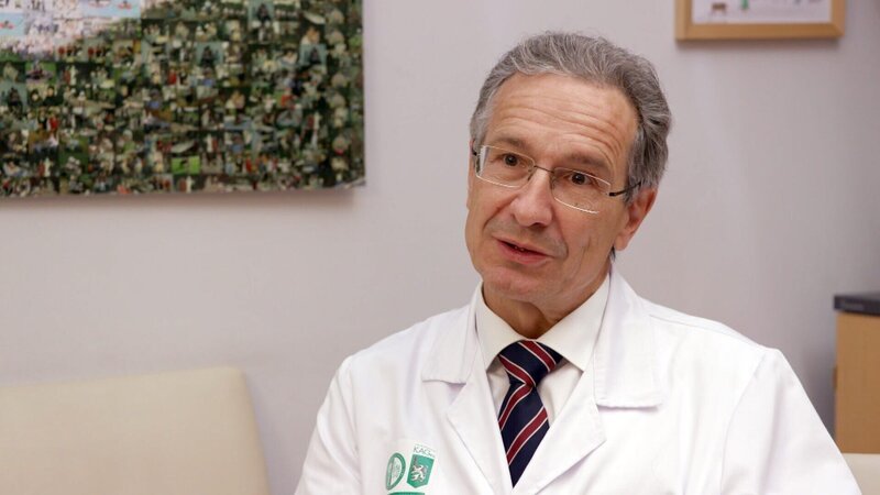 Thomas Pieber; Es ist Usus Süßes als Belohnung einzusetzen. – Bild: ORF/​Langbein & Partner