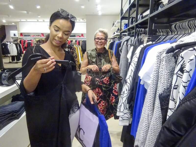 Olivia mit ihrer Oma Olga (r.) – Bild: MG RTL D