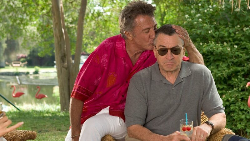 Jack (Robert De Niro, r.) scheint resistent gegen den herzlichen Empfang zu sein, den ihm Bernie (Dustin Hoffman, l.) bereitet. Doch Bernie hat bereits einen Plan, wie er Jacks harte Schale durchbrechen will. – Bild: Tracy Bennett