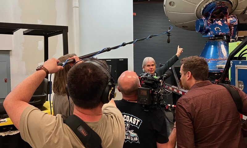 Mitch Randall erklärt die Technologie zur Sturmjagd in seinem Truck. – Bild: Vice Media Acquisitions LLC