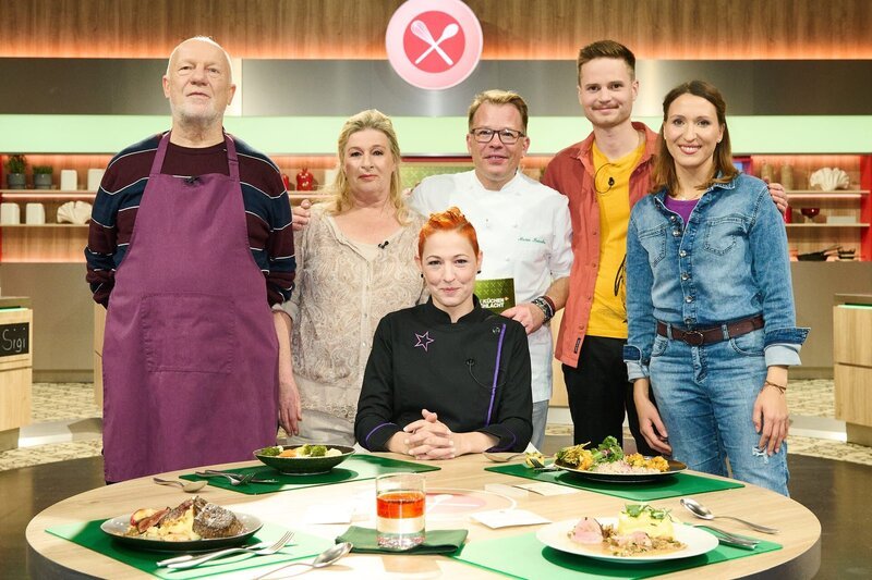 Von links: Kandidaten Siegfried Görnitz, Andrea Erber, Jurorin Meta Hiltebrand, Moderator Mario Kotaska, Kandidaten Joshua Vogel und Stefanie Menger – Bild: ZDF