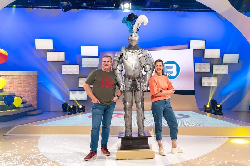 Heute geht es rund um das Leben auf der Burg. Wissensmoderatorin Clarissa Corręa da Silva ist zu Gast und hat spannende Fakten dabei. – Bild: ZDF, Ralf Wilschewski