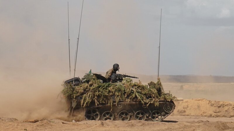 Panzer der Bundeswehr in Litauen: kleiner und schneller im Gefecht? – Bild: ZDF