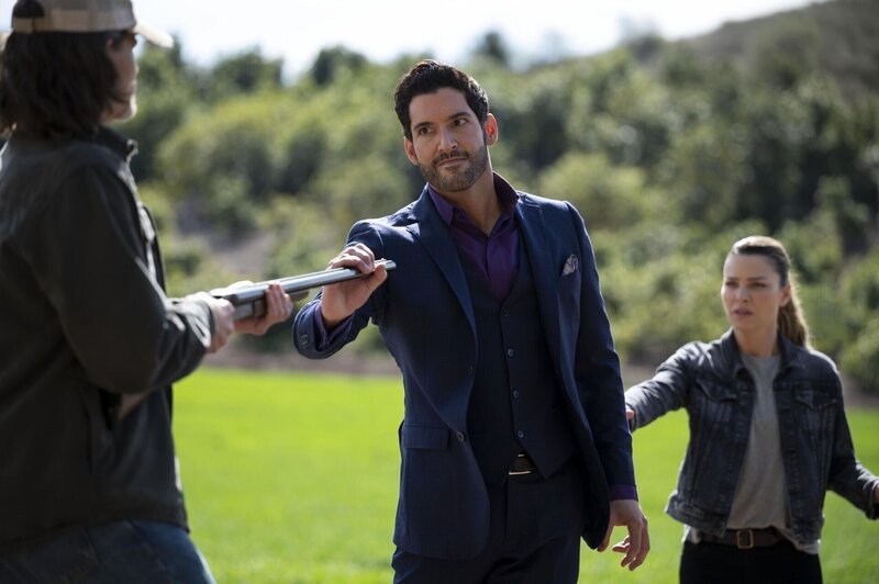 Lucifer Morningstar (Tom Ellis, m.), Chloe Decker (Lauren German, r.) – Bild: ATV2