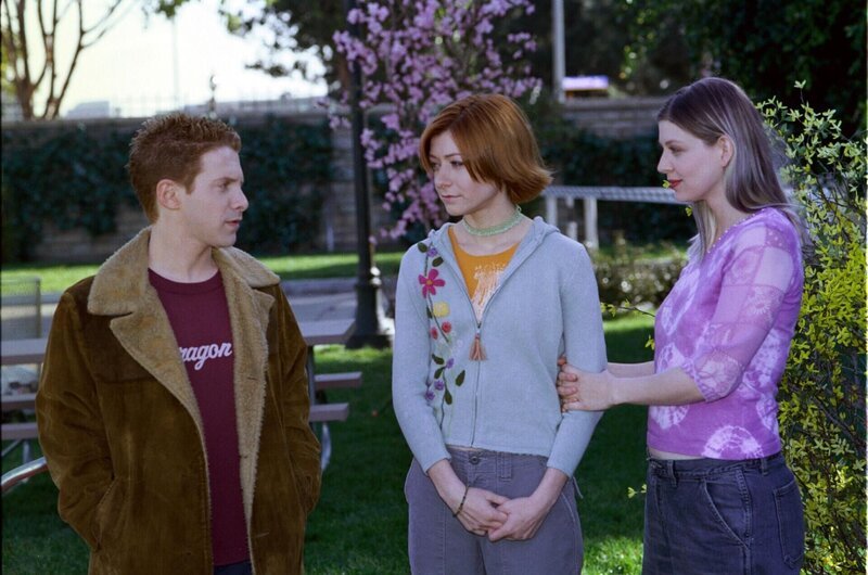 Oz (Seth Green), Willow (Alyson Hannigan, M.), Tara Maclay (Amber Benson) – Bild: Dieses Bild darf ausschließlich nach Maßgabe der Allgemeinen Geschäftsbedingungen für die Presselounges der Sender der ProSiebenSat.1 Media SE (AGB) genutzt werden. Die in den AGB festgesetzten Rechteeinschränkungen sind unbedingt  …