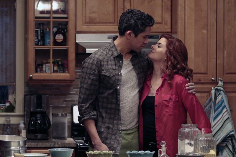 Wird Tony (Neal Bledsoe, l.) der Auserwählte von Laura (Debra Messing, r.) oder hat doch Jake die Nase vorne? – Bild: sixx