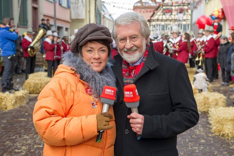  Das bewährte Kommentatoren-Duo Sonja Faber-Schrecklein und Werner Mezger führt durch die Sendung. – Bild: SWR