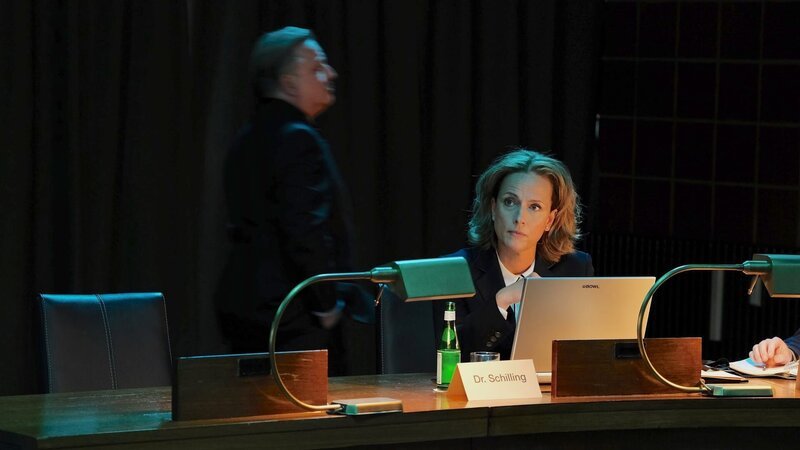 Front to back: Aline Schilling, Joachim Rauhweiler – Bild: ZDF und Bernd Schuller
