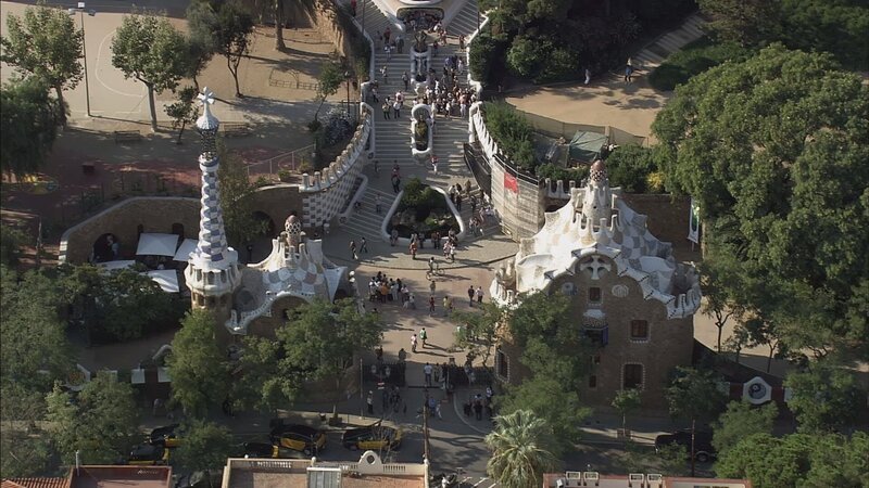 Bauten von Antonio Gaudi prägen das Stadtbild Barcelonas. – Bild: 3sat
