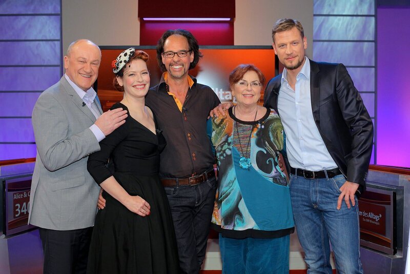 v.li. Bodo Bach, Enie van de Meiklokjes, Christoph Sonntag, Alice Hoffmann und Florian Weber. – Bild: Peter A. Schmidt