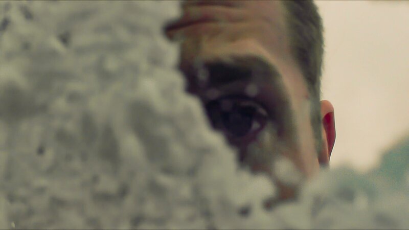 Ein Mann beobachtet – Bild: stanunit