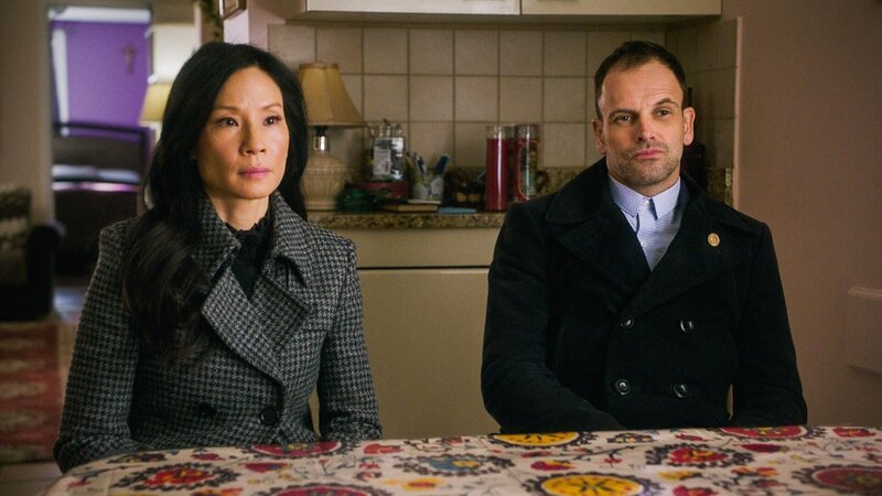 L-R:  Dr. Joan Watson (Lucy Liu) and Sherlock Holmes (Jonny Lee Miller) – Bild: CBS Broadcasting, Inc.