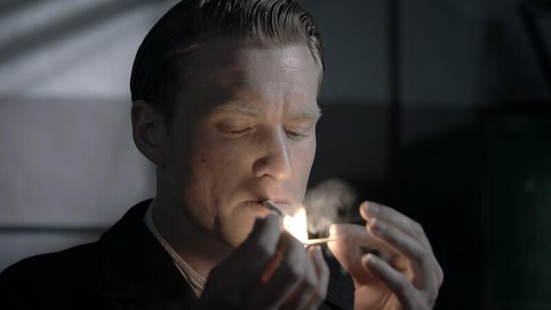 Der Zweite Weltkrieg ist zu Ende. Der Soldat Neville Heath jedoch bringt die Barbarei des Schlachtfelds mit nach London zurück. (Nachgestellte Szene) +++ Die Verwendung des sendungsbezogenen Materials ist nur mit dem Hinweis und Verlinkung auf RTL+ gestattet. +++ – Bild: GEO Television