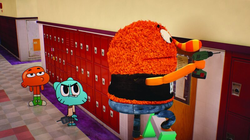 Der Hausmeister (re.) soll leise bohren, damit Gumball (2.v.re.) auf keinen Fall einen Anruf verpasst. – Bild: Cartoon Network