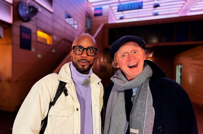 Pierre M. Krause (r.) und Yared Dibaba. – Bild: ZDF/​SWR