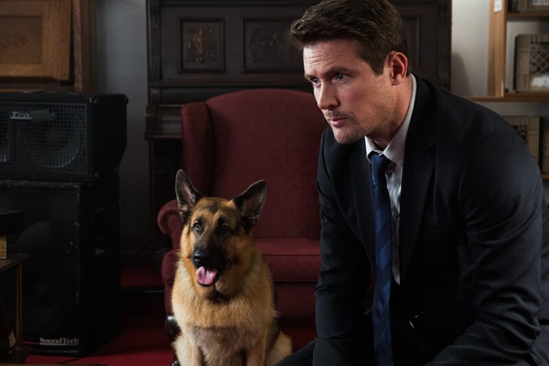 L-R: Rex und Charlie Hudson (John Reardon) – Bild: TNSE