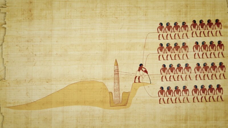 Obelisken wurden mit einer simplen aber effektiven Methode aufgestellt. Über eine Erdrampe zogen Arbeiter die tonnenschwere Steinsäule in eine Grube mit Sandfundament. – Bild: ZDF