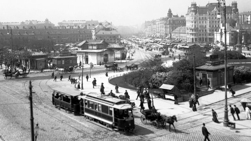 Karlsplatz und Naschmarkt. – Bild: ORF/​Riha Film/​ÖNB