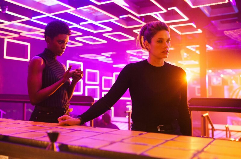 Special Agent Tiffany Wallace (Katherine Renee Turner, l.) und Special Agent Maggie Bell (Missy Peregrym) – Bild: CBS Broadcasting Inc. /​ Michael Parmelee