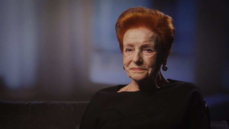 Gertrud Gnädinger, Verkäuferin Mode und Schmuck im Jelmoli von 1969–2003. – Bild: ZDF und SRF, Dschoint Ventschr Filmproduktion