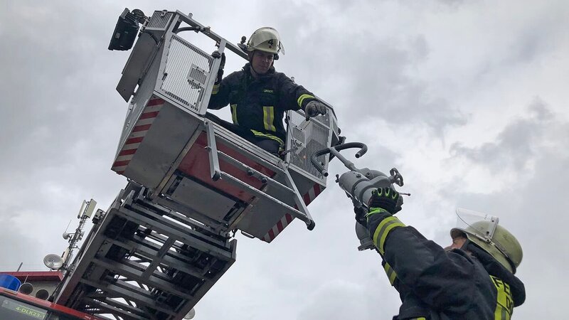 Feuerwehrleute. – Bild: DMAX