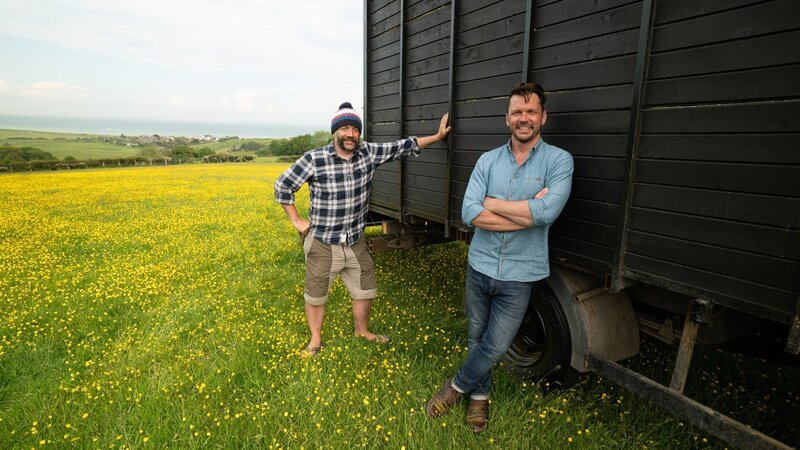 Jimmy De Ville and Jimmy Doherty with the Horsebox. – Bild: Quest /​ Betty