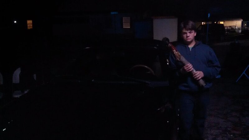 Terry Jr holding a bat that he used to beat his mother, LeeAnn. – Bild: Investigation Discovery /​ Discovery Communications