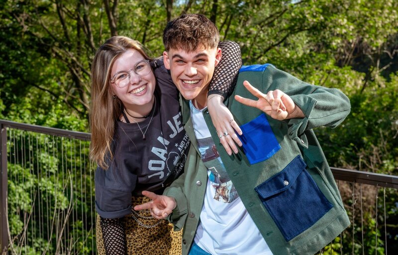 Jeanne Zeitler als Sina und Leo Wilhelm als Noah – Bild: christophkassette.com /​ RTLZWEI /​ Foto: Christoph Kasset