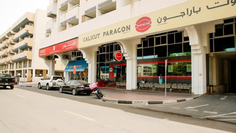 Das 1939 in Dubai eröffnete „Calicut Paragon“ ist ein Restaurant, das auf Speisen aus Südindien spezialisiert ist. – Bild: ORF/​Warner/​The Travel Channel