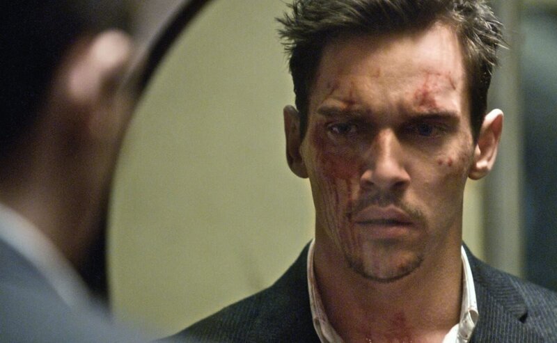 James Reese (Jonathan Rhys Meyers) und sein Partner entfachen einen Drogenkrieg, der ungeahnte Dimensionen annimmt … – Bild: port.hu James Reese (Jonathan Rhys Meyers) und sein Partner entfachen einen Drogenkrieg, der ungeahnte Dimensionen annimmt … – Bild: port.hu