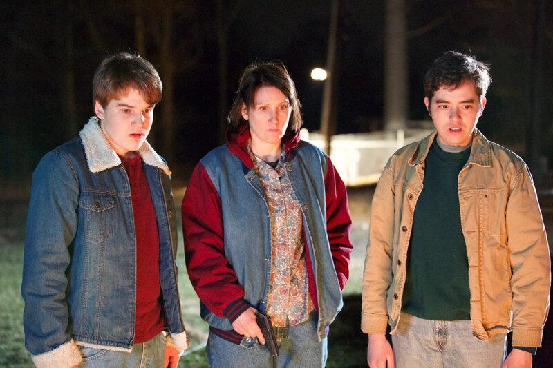 Brooke Turner (Theresa), Owen Halligan (Teen William) and James Denzer (Teen Robert) in shock looking at fire of burning sister – Bild: Discovery Communications