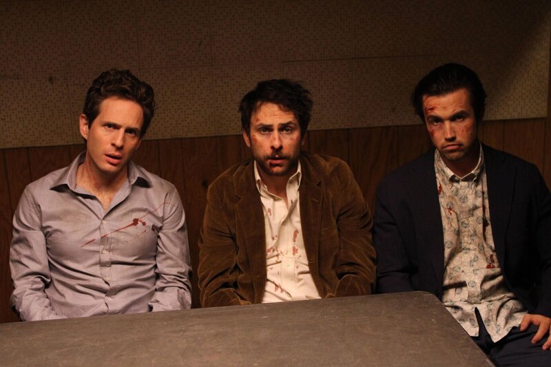 v.li.: Dennis Reynolds (Glenn Howerton), Charlie Kelly (Charlie Day), Mac (Rob McElhenney) – Bild: ProSieben Fun