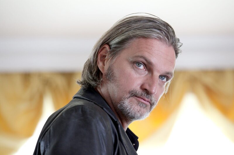 Stefan Jürgens (Carl Ribarski). – Bild: ORF/​SATEL-Film/​Stefan Haring