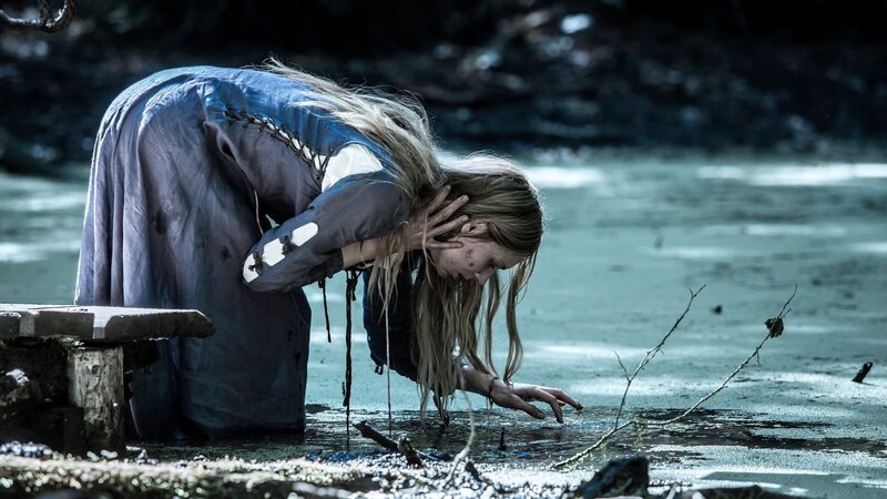 Ein fataler Kuss: Liliane Stangenberg als Christine. – Bild: SRF, Snakefilm / ZDF und SRF, Snakefilm Ein fataler Kuss: Liliane Stangenberg als Christine. – Bild: SRF, Snakefilm / ZDF und SRF, Snakefilm