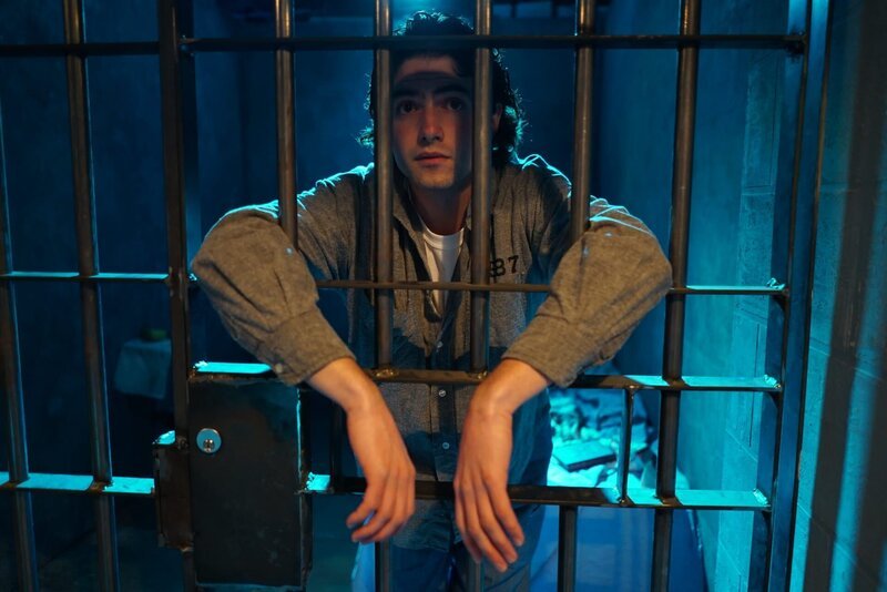 Man behind bars. – Bild: TLC